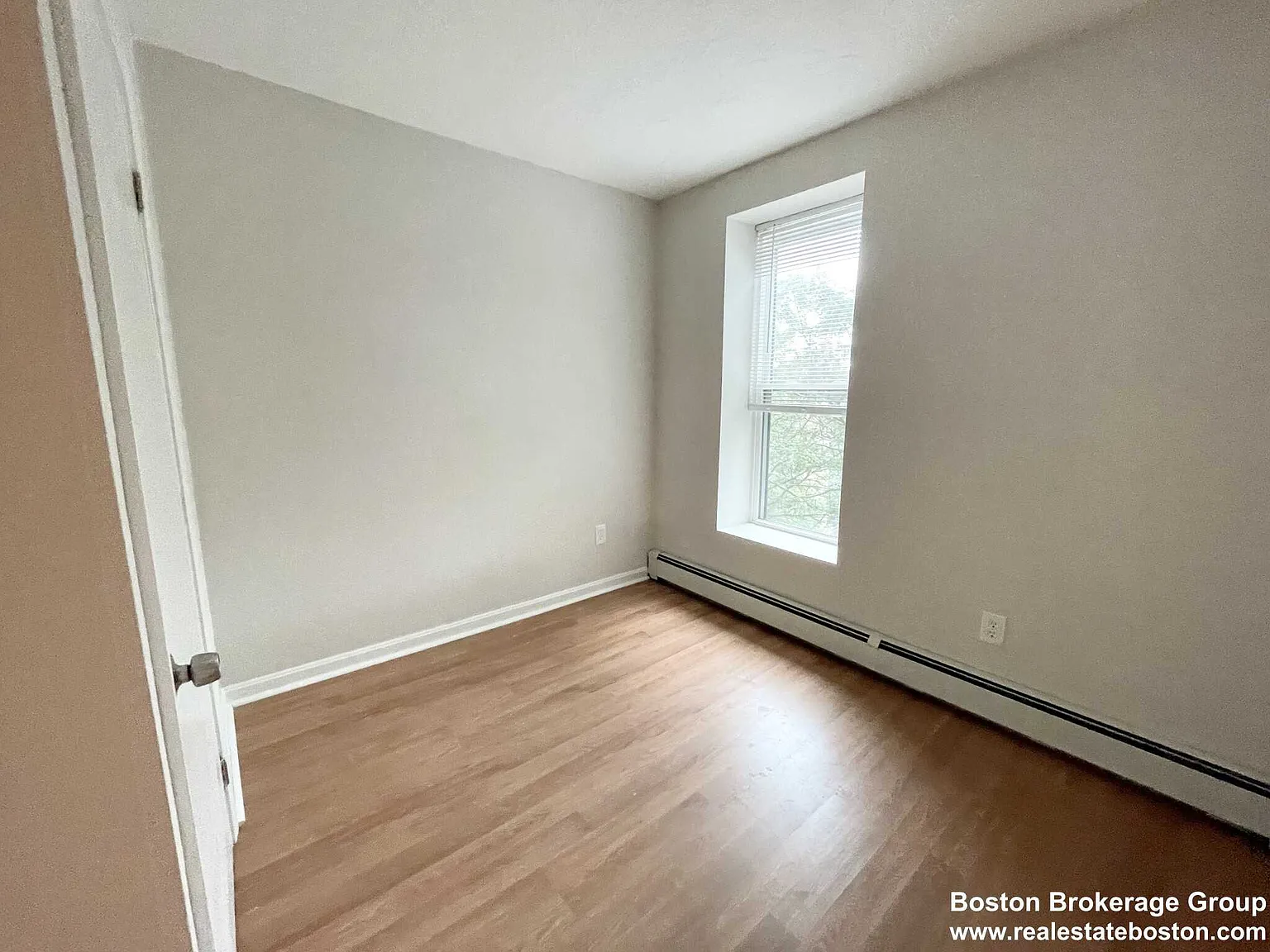 3 bed, $4,600 — Photo 3