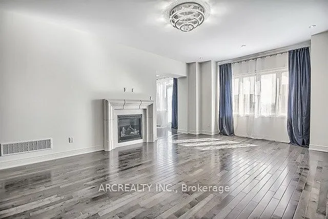 79 Baldry Ave — Photo 27