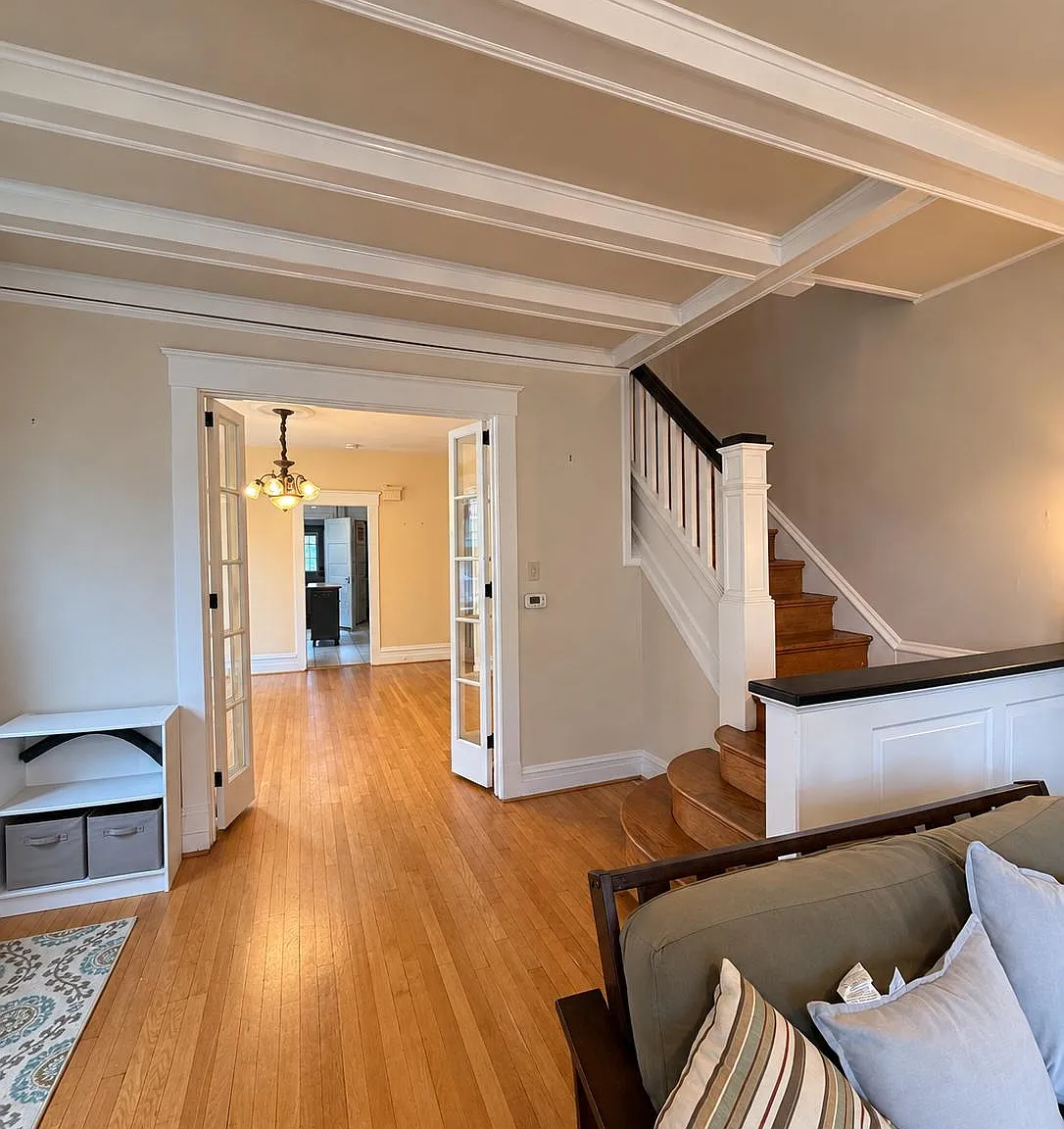 4 bed, 1.0 bath, 2424 sqft, $2,500 — Photo 3