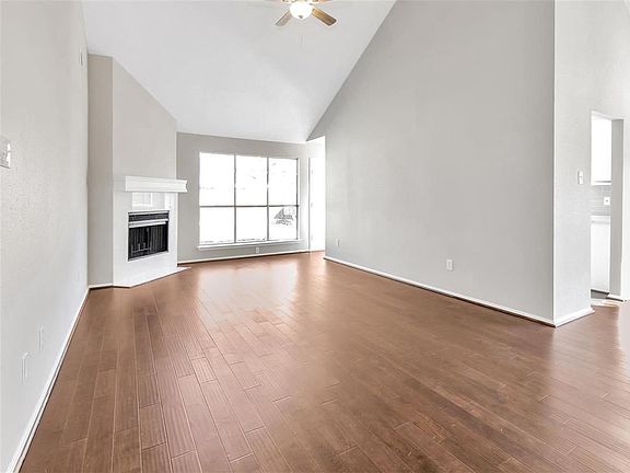 5th image of 306 Foxtail Ct