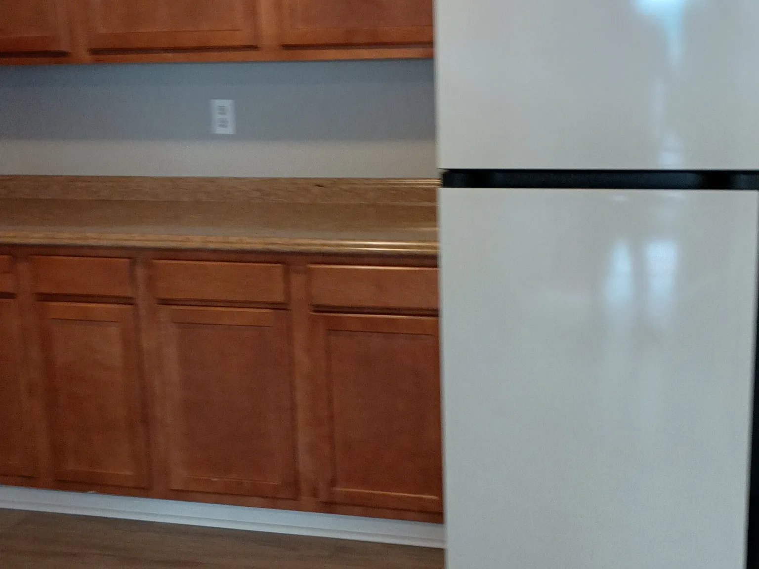 1 bed, 1.5 bath, 650 sqft, $1,100 — Photo 2