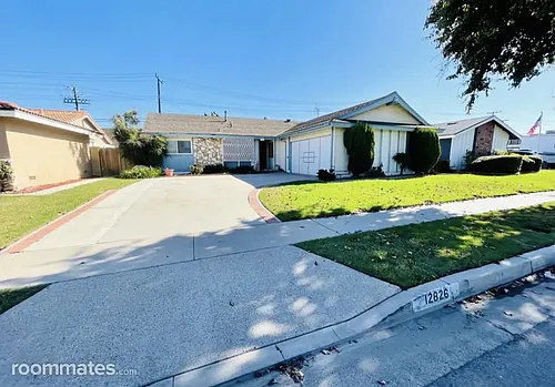 12828 Bailey St Photo 1