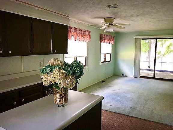 Large Kitchen w/Water view