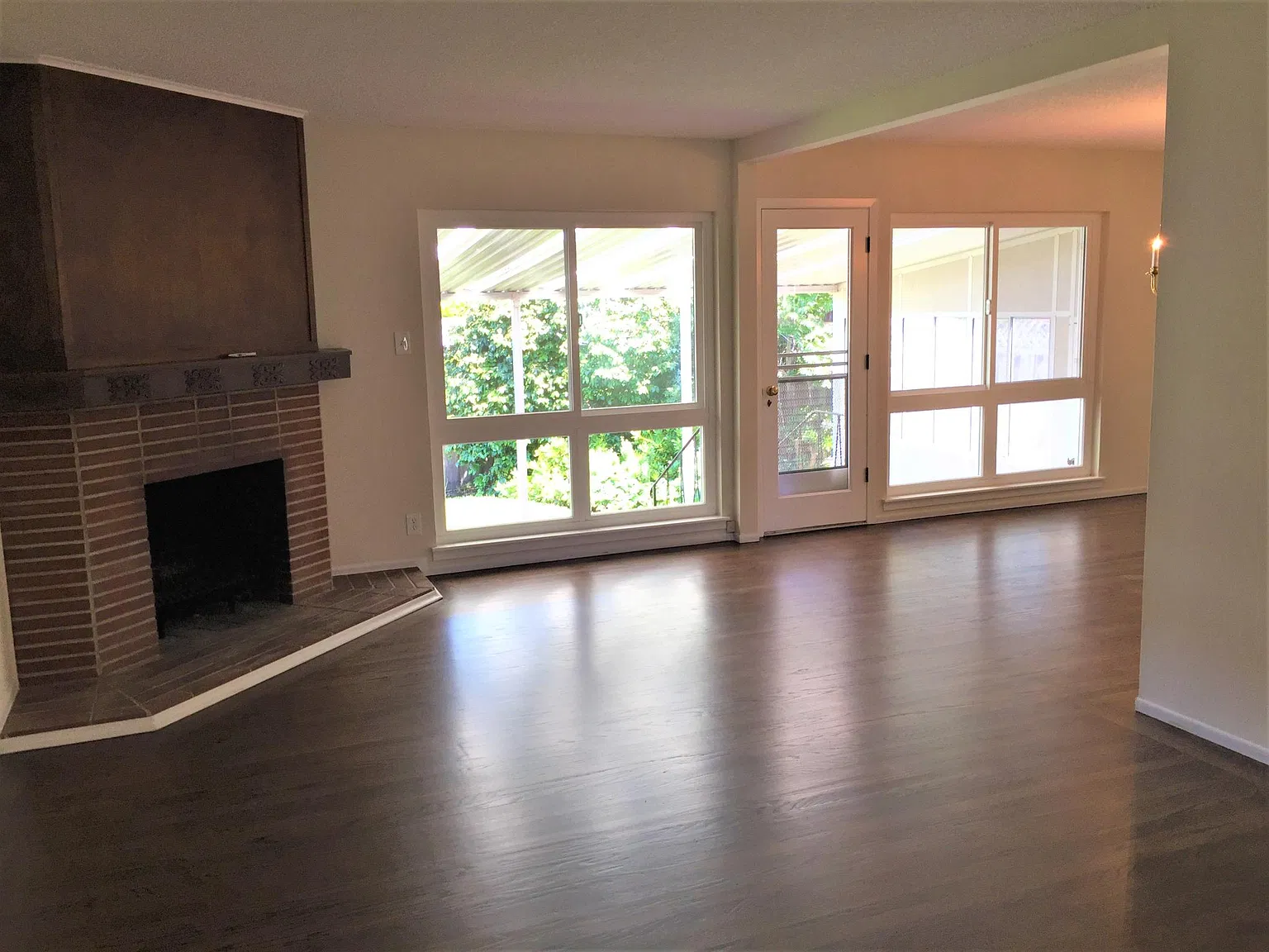 3 bed, 1340 sqft, $5,300 — Photo 2