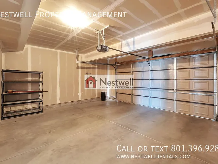 35 E Water Ln — Photo 25