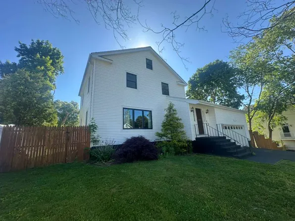 1790 Stratfield Rd, Fairfield, CT 06825