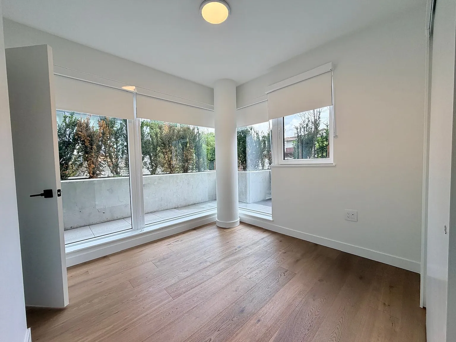 8120 Oak St — Photo 4