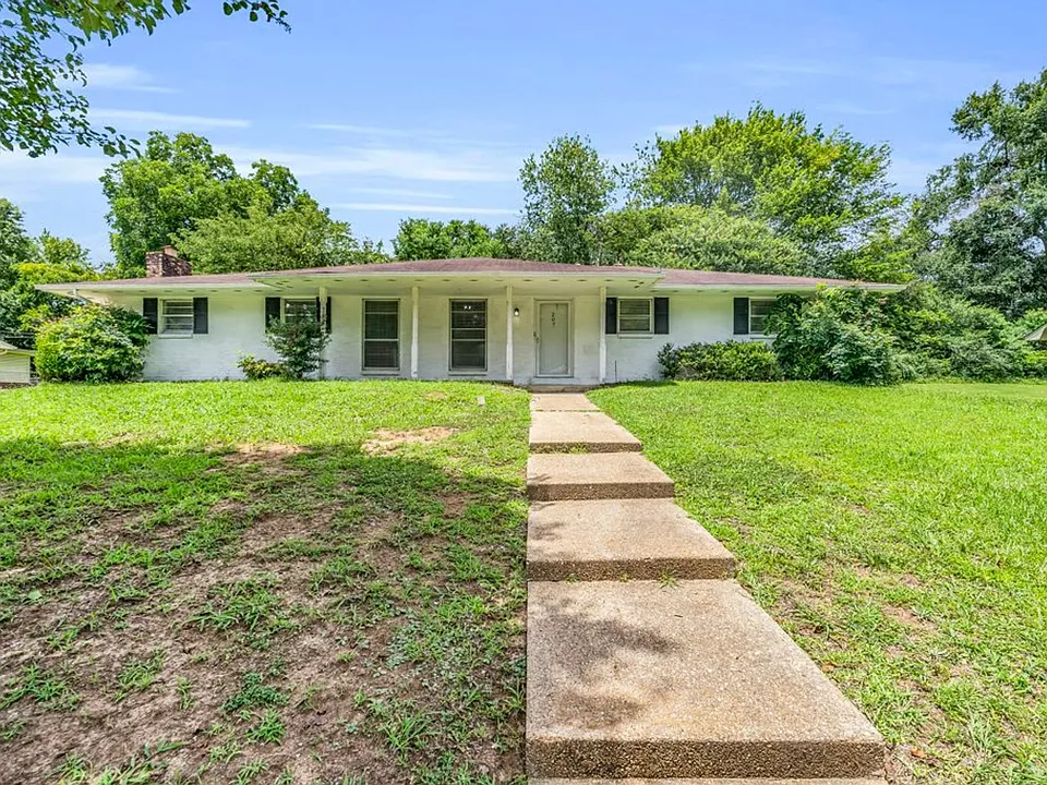 207 Hancock St