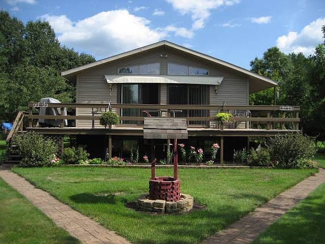 1st image of 914 Essex Ct