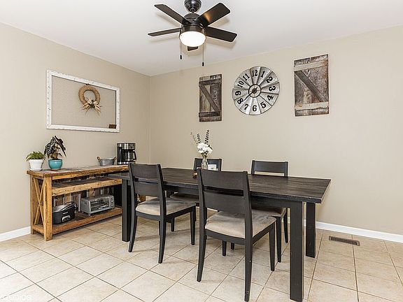 4th image of 2338 Vista Dr