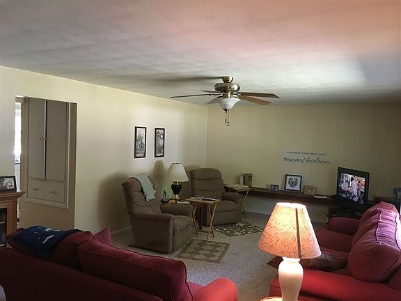 3rd image of 901 Lynwood Dr