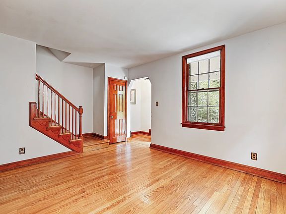4th image of 3429 Carpenter St SE