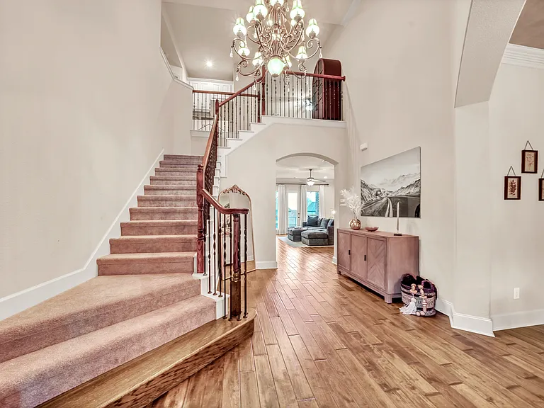 5048 Exposition Way — Photo 2