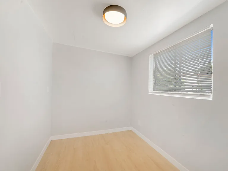3290 Logan Ave #3290 — Photo 18