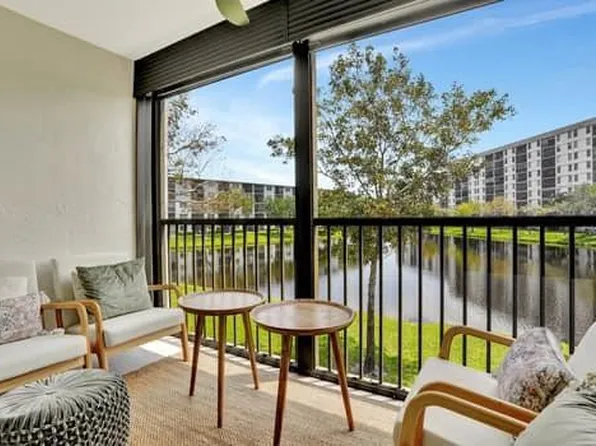 2228 N Cypress Bend Drive #210, Pompano Beach, FL 33069