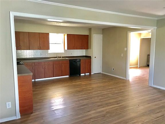 5th image of 2525 McKinney St