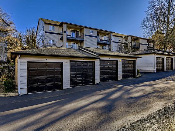 Scott Mountain Apartments Exterior and View of Garages