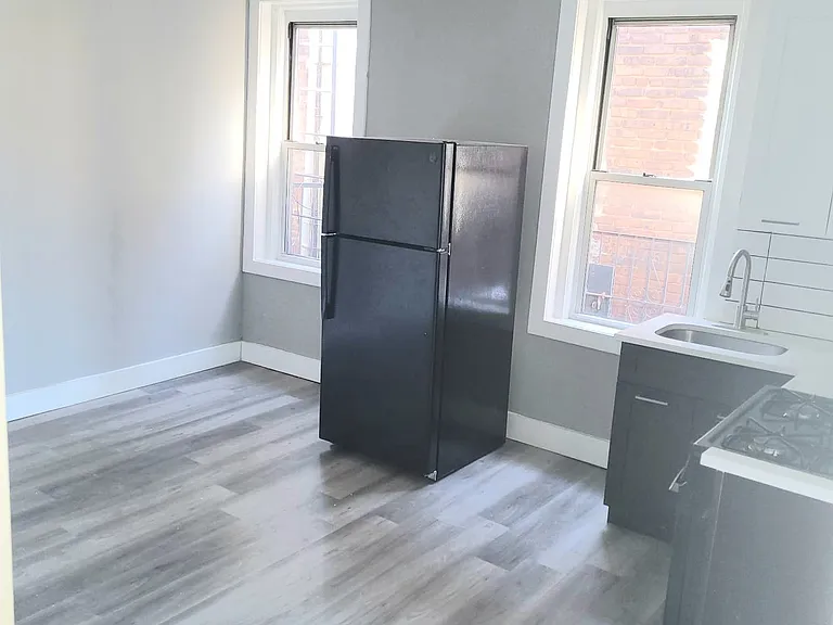 168 Bloomfield Ave #2LA — Photo 1