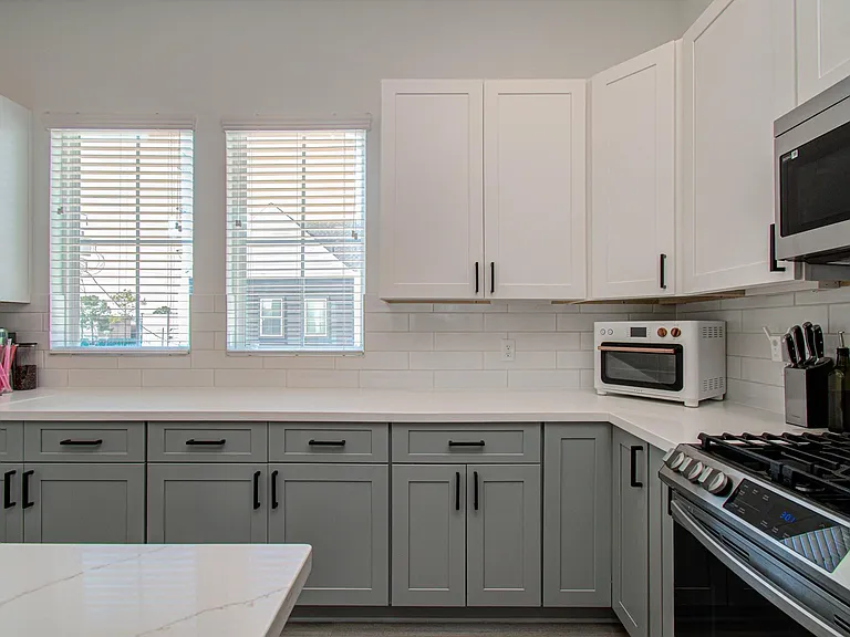 8325 Springwood Creek Ln — Photo 23