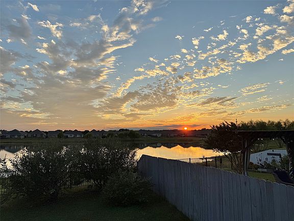 3rd image of 905 McCandles Rd