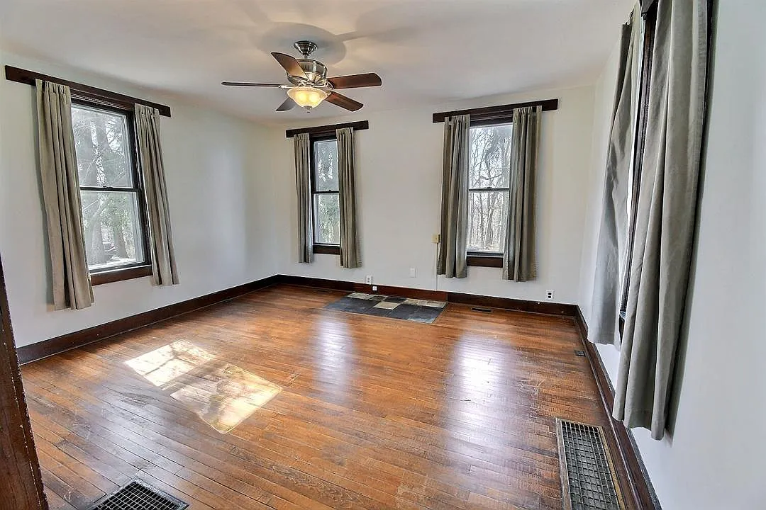 3 bed, 1560 sqft, $1,850 — Photo 4