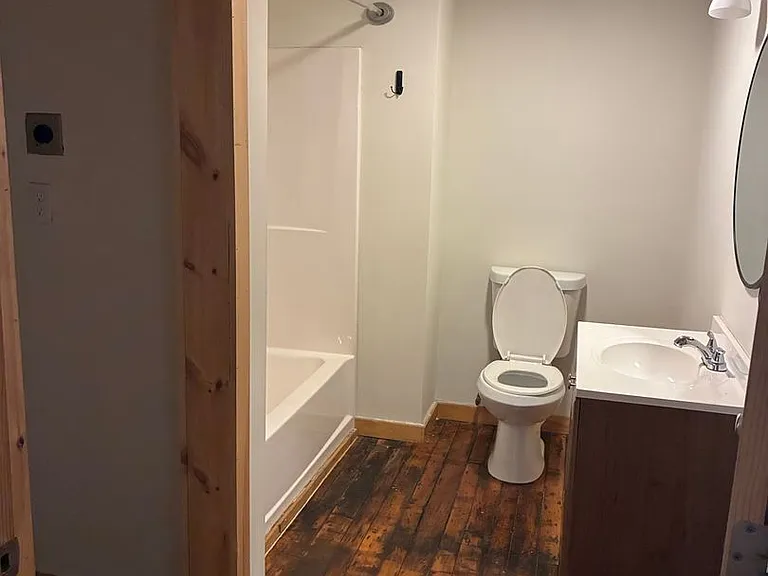 60 Dexter St — Photo 9