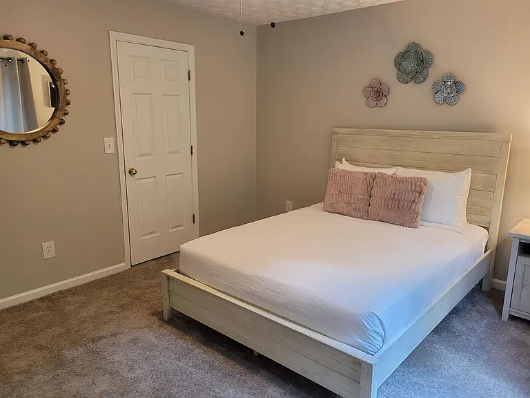 1356 Velvet Creek Gln SW — Photo 16