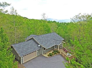 208 Pond View Ln, Hayesville, NC 28904