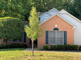 1190 Bluebird Dr, Rochester Hills, MI 48307