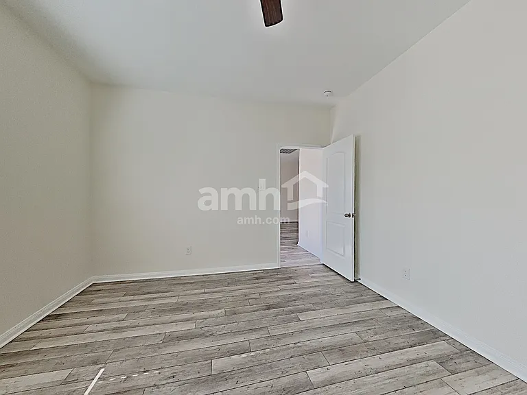310 Garrett Ct — Photo 11