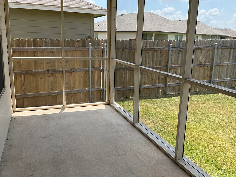 712 Taggart Trl — Photo 29
