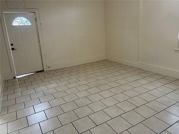 4th image of 1541 N Broad St