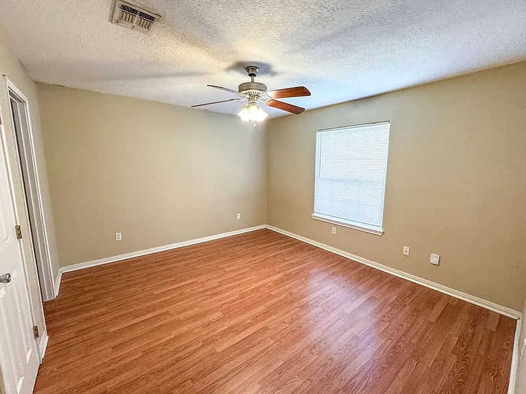 139 Sherwood Dr — Photo 14