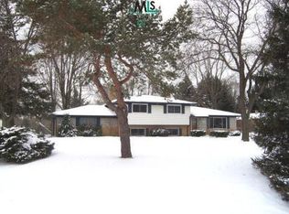 1105 Kingsview Ct, Rochester, MI 48309