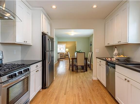 2nd image of 440 6th Ave