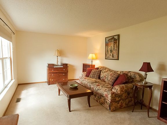2nd image of 7976 Schoolside Dr