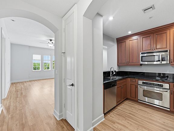 3rd image of 200 NE 2nd Avenue #316