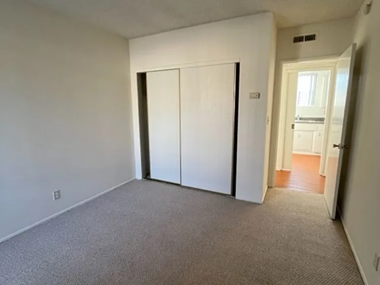 737 E Providencia Ave — Photo 5