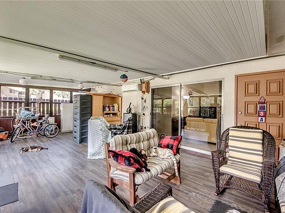 4th image of 5703 Foxlake Dr #2