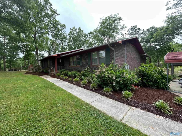 210 Aqua Vista Dr E, Gadsden, AL 35901