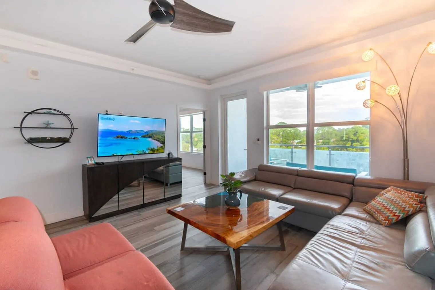 3 bed, 2.0 bath, 1259 sqft, $4,314 — Photo 3