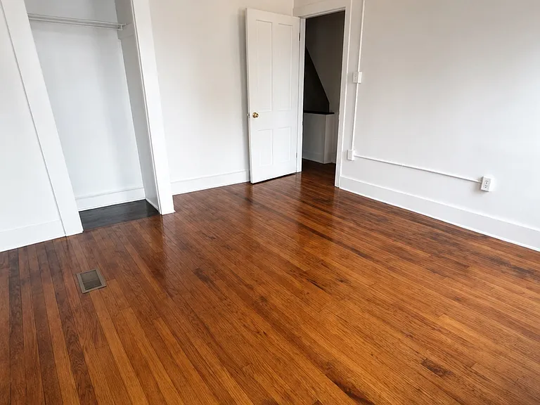 30 N Franklin St — Photo 9