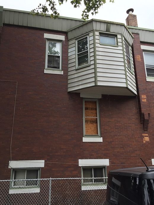 2nd image of 3860 N 17th St