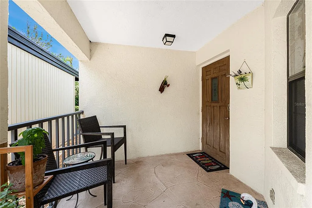 2 bed, 2.0 bath, 1112 sqft, $1,950 — Photo 3
