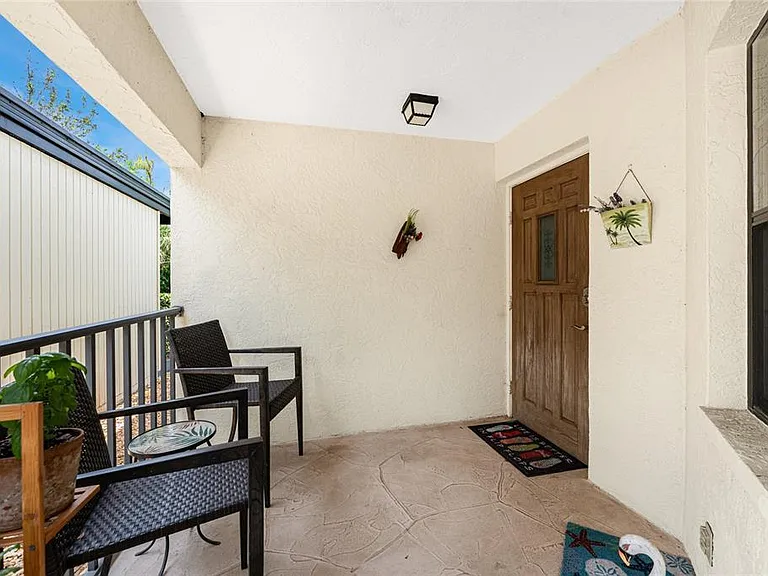 511 Pine Hollow Cir #511 — Photo 3