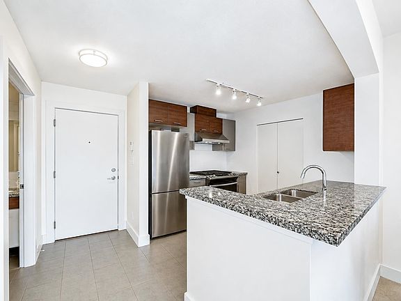 5th image of 6033 Katsura St #326