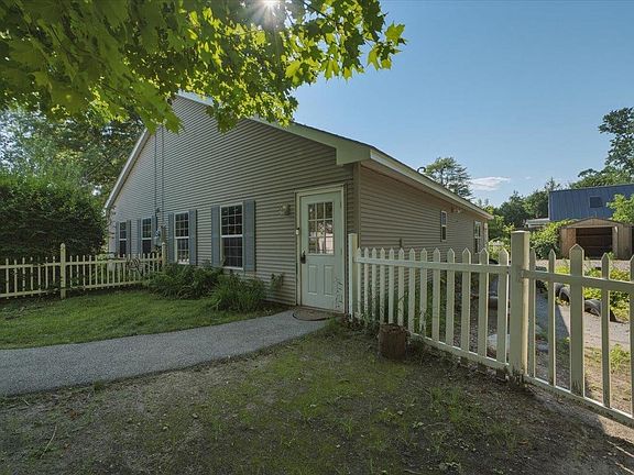 3rd image of 1795 Main Street