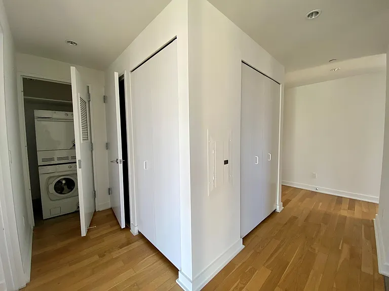 885 6th Ave #38G — Photo 7