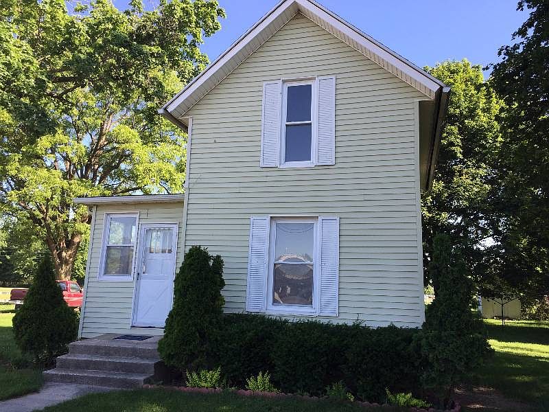 1st image of 800 E Waterford St