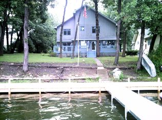 42385 N Woodbine Ave, Antioch, IL 60002